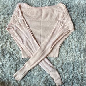 Garage Women’s extra small. Only worn a couple times. Light pink sweater